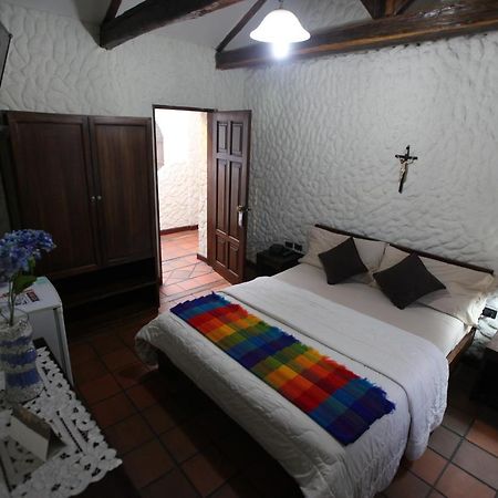 Hotel Quito Antiguo Bagian luar foto