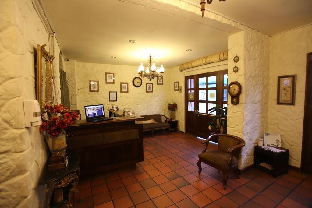 Hotel Quito Antiguo Bagian luar foto
