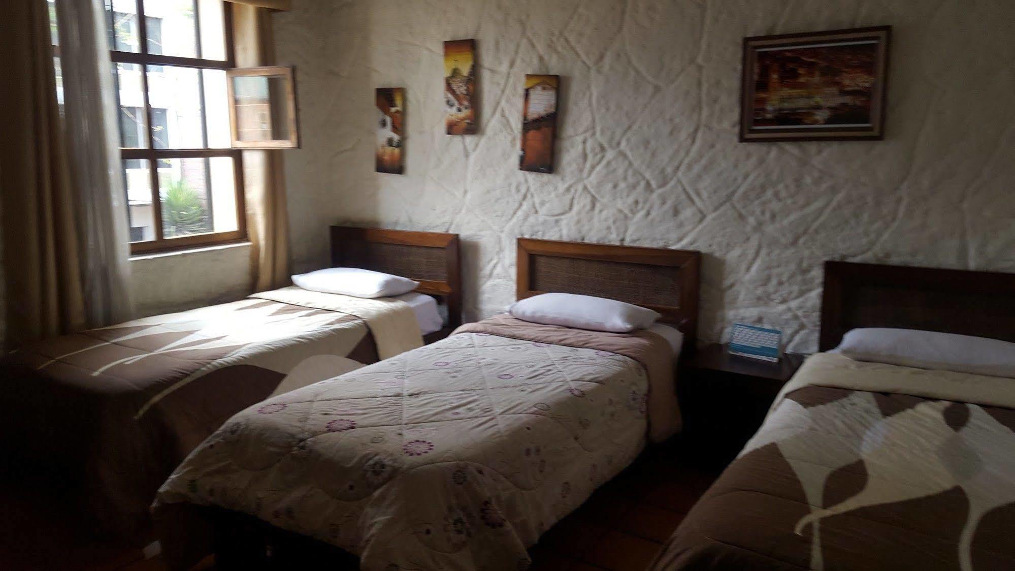 Hotel Quito Antiguo Bagian luar foto