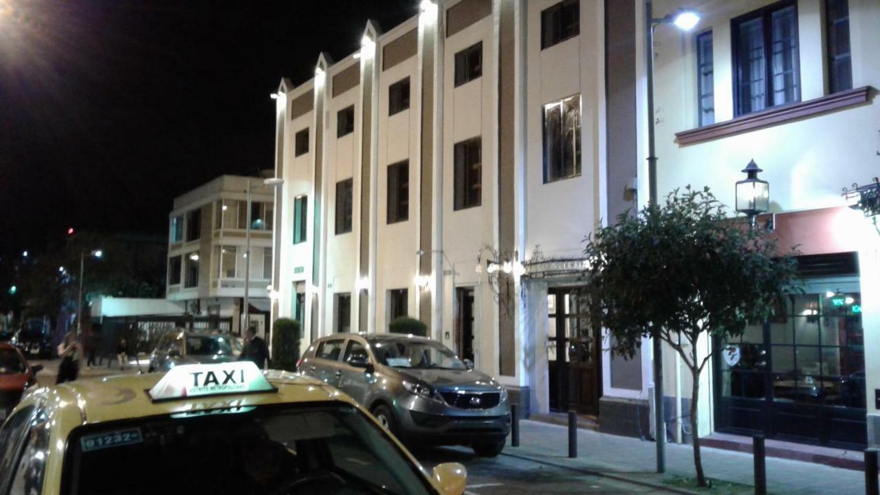 Hotel Quito Antiguo Bagian luar foto